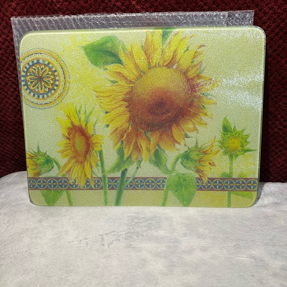 Sunflower, Temper Glass Cutting Board. 16x12. NWOT. Yellow, Green, Some Blue.